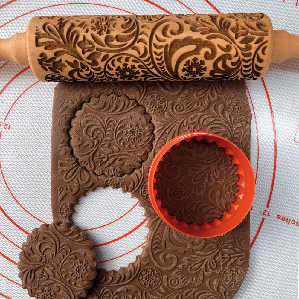 BowLift | Embossed Rolling Pin Christmas Roller | Handmade from Beech Wood | Christmas Designs & Cookie Cutters