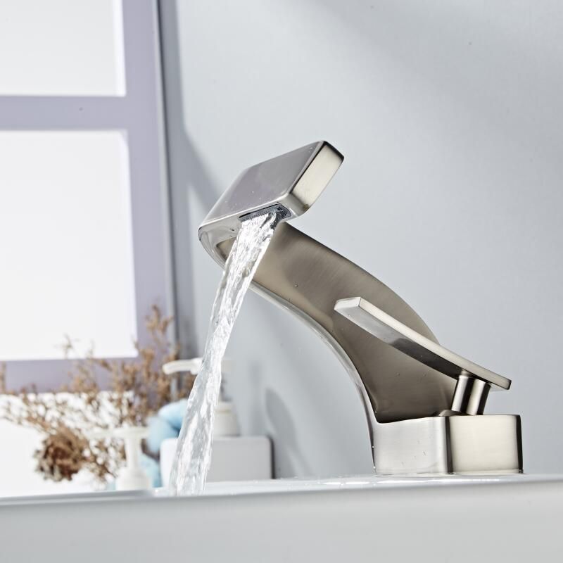 AquaArc Modern Kitchen Faucet Bowlift