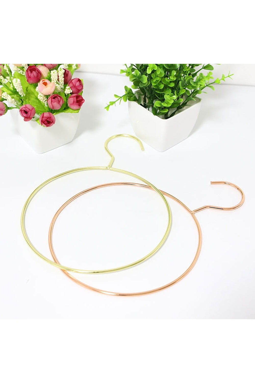 Metal Chic Hanger | Bowlift