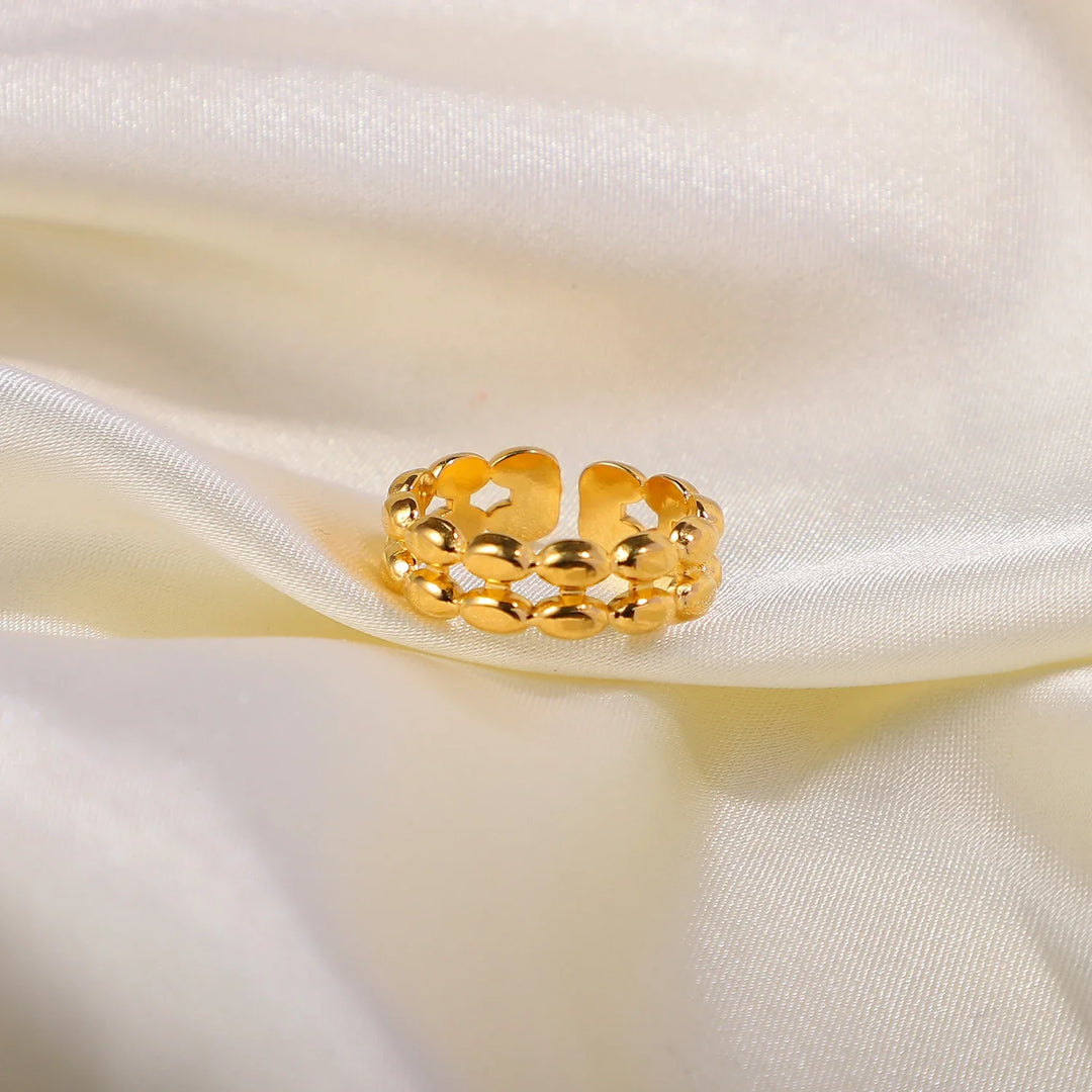 BowLift | 18k Oval Bead Ring