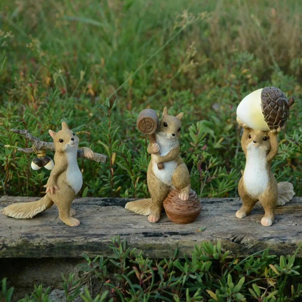 BowLift | NutCharm – The decorative squirrel with heart!