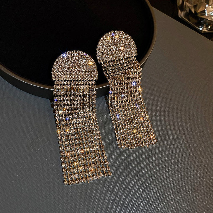 Breathtaking Statement Earrings | Give your Outfit the Perfect Touch Bowlift
