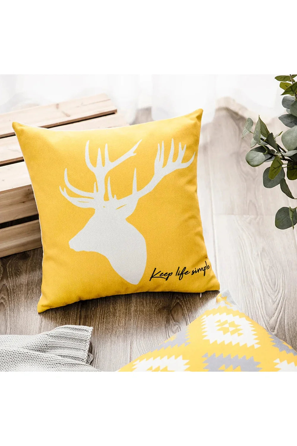 Yellow deer geometry pillowcase | Bowlift
