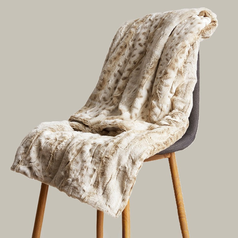 BowLift | SOFT LEO PATTERN BLANKET