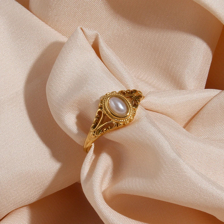 BowLift | 18k Vintage Inspired Pearl Ring