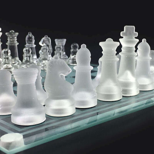 BowLift | Glass Chess Set