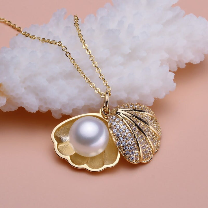 BowLift | Sea Charm Shell Pendant Necklace