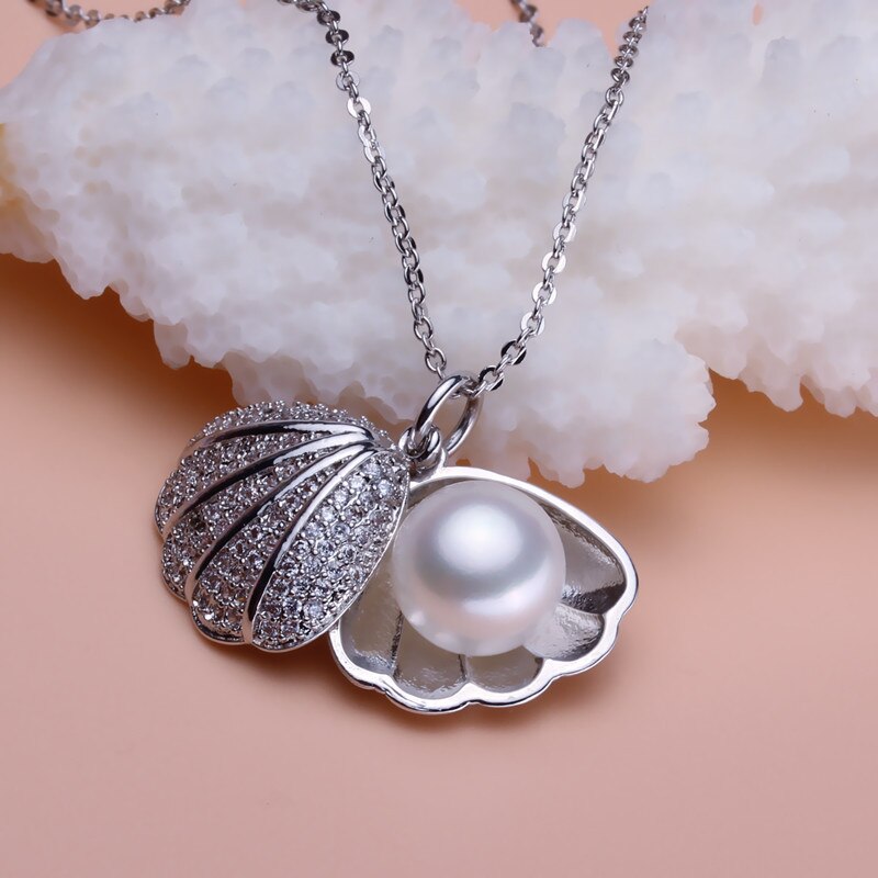 BowLift | Sea Charm Shell Pendant Necklace