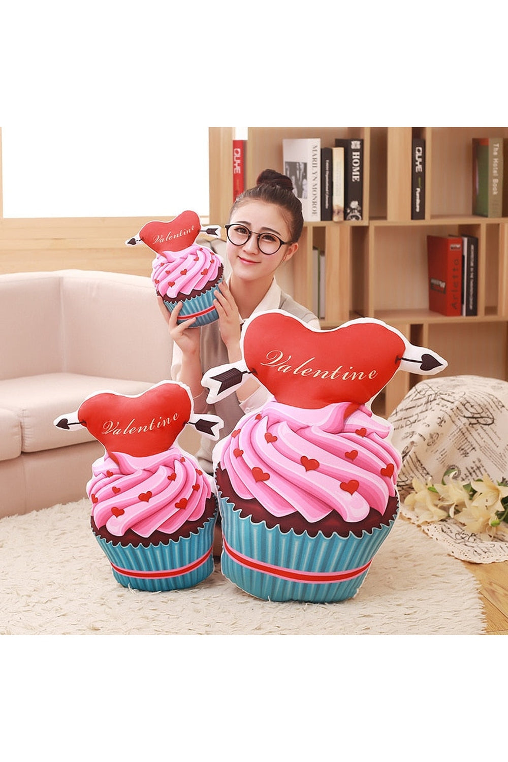 cake-shaped pillow | Bowlift