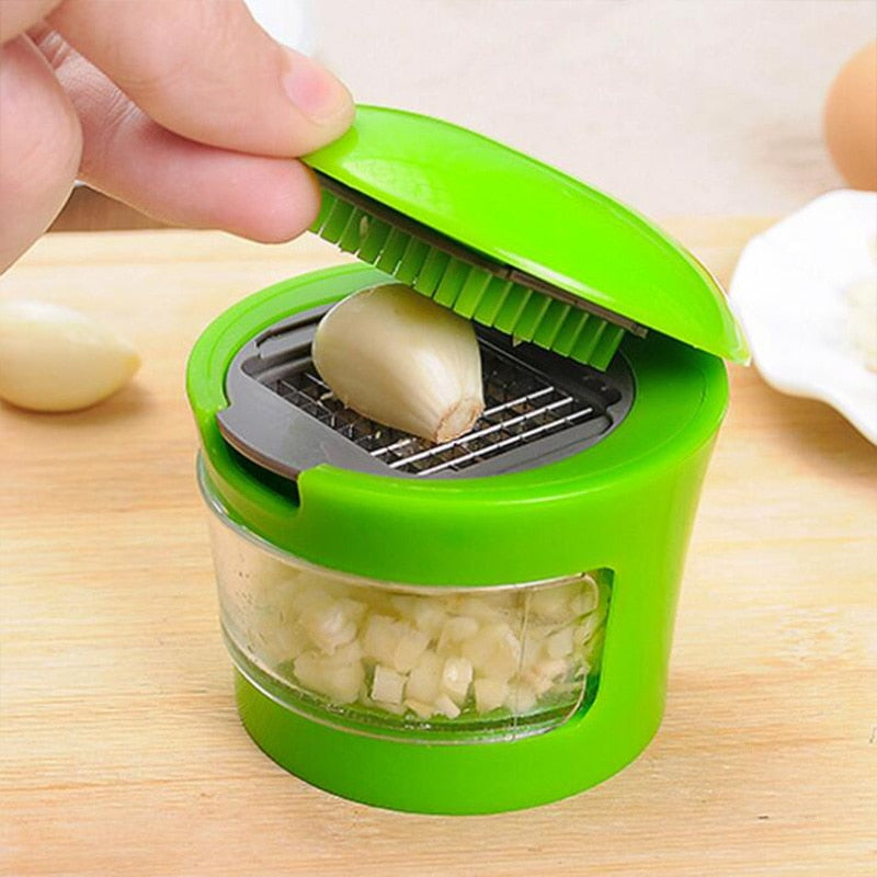 BowLift | Handy Garlic Press | The perfect press with reservoir