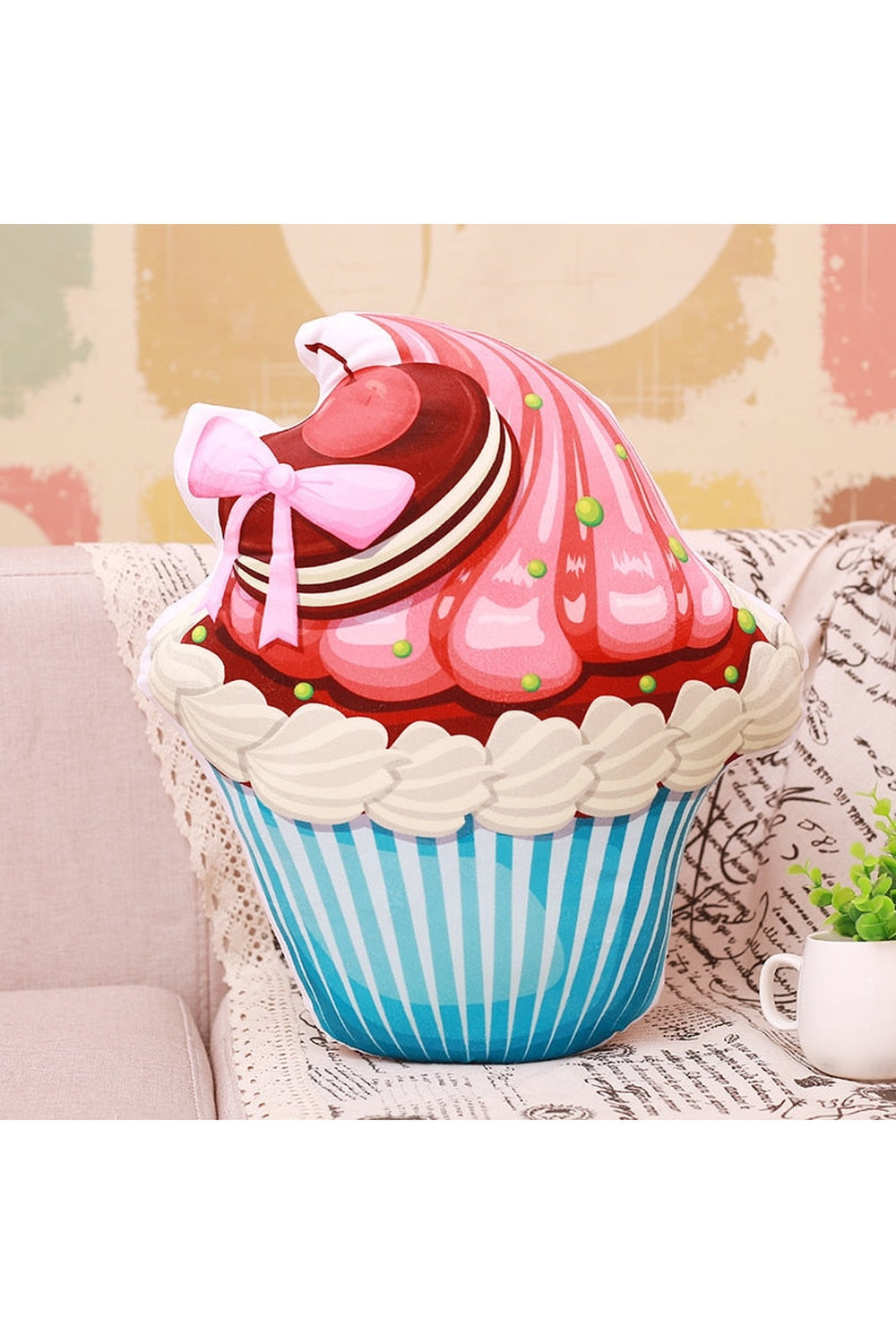 cake-shaped pillow | Bowlift