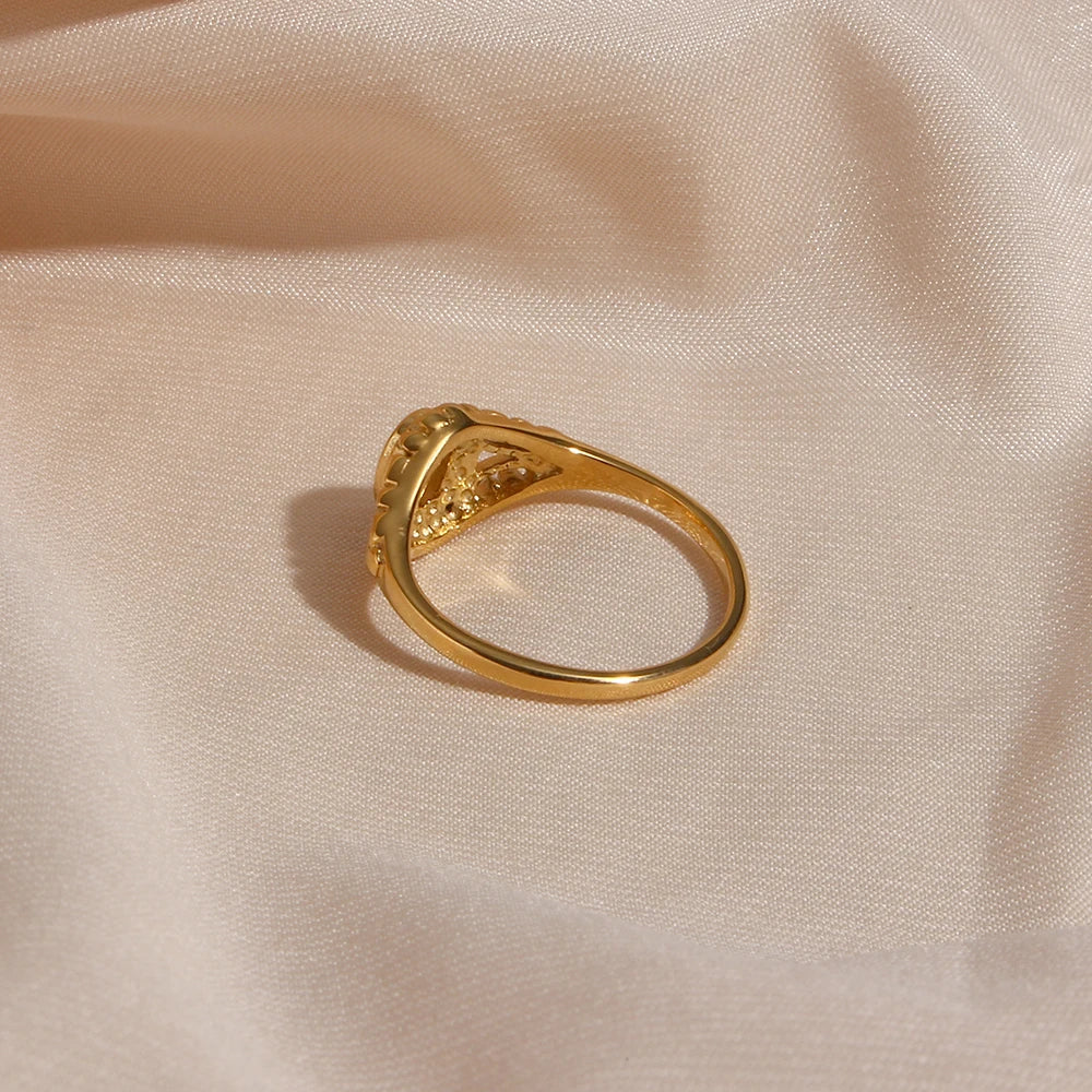 BowLift | 18k Vintage Inspired Pearl Ring
