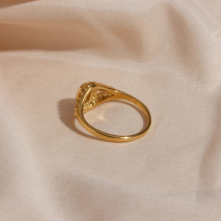 BowLift | 18k Vintage Inspired Pearl Ring