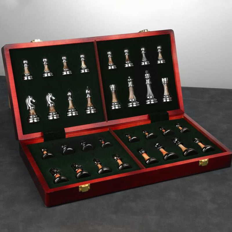 BowLift | Luxurious chess set made of metal with a large 45 cm wooden board