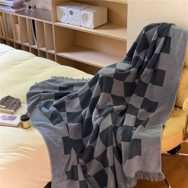 Checkered Single Layer Blanket | Bowlift