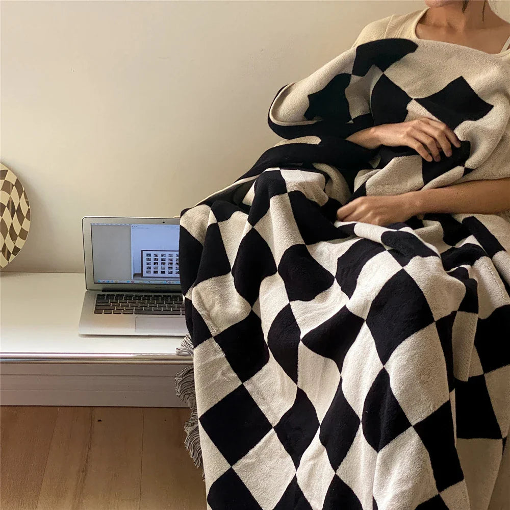 Checkered Single Layer Blanket | Bowlift
