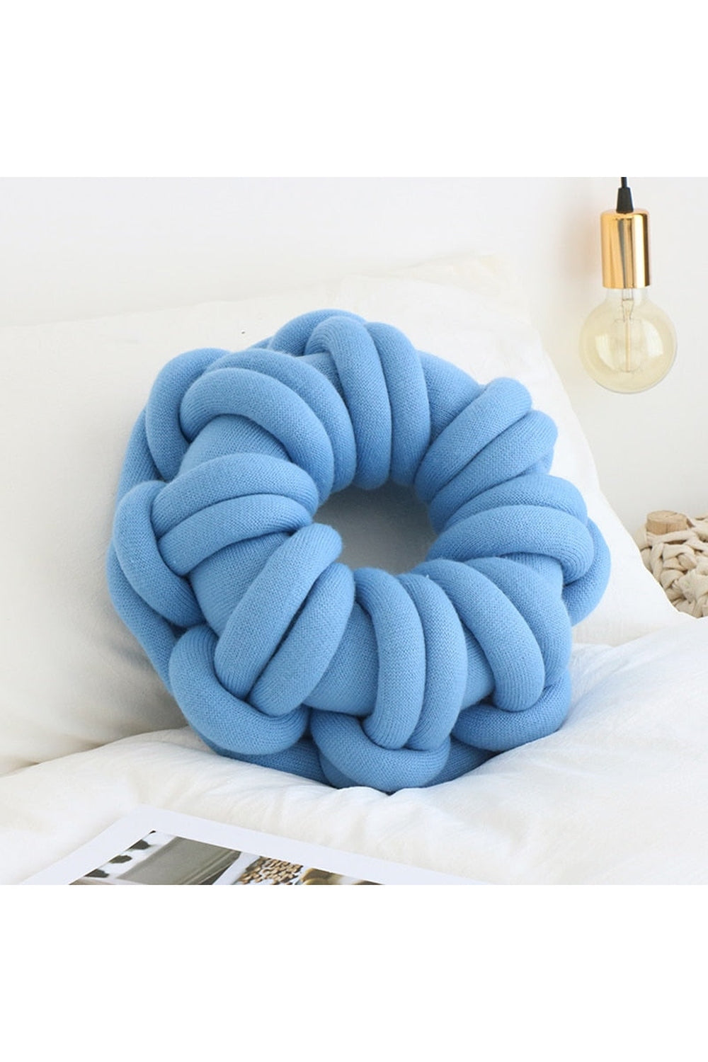 Yarn Knot Pillow | Bowlift
