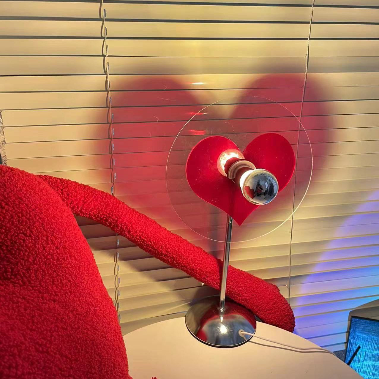 BowLift | LoveGlow – Elegant Table Lamp with Rechargeable LED