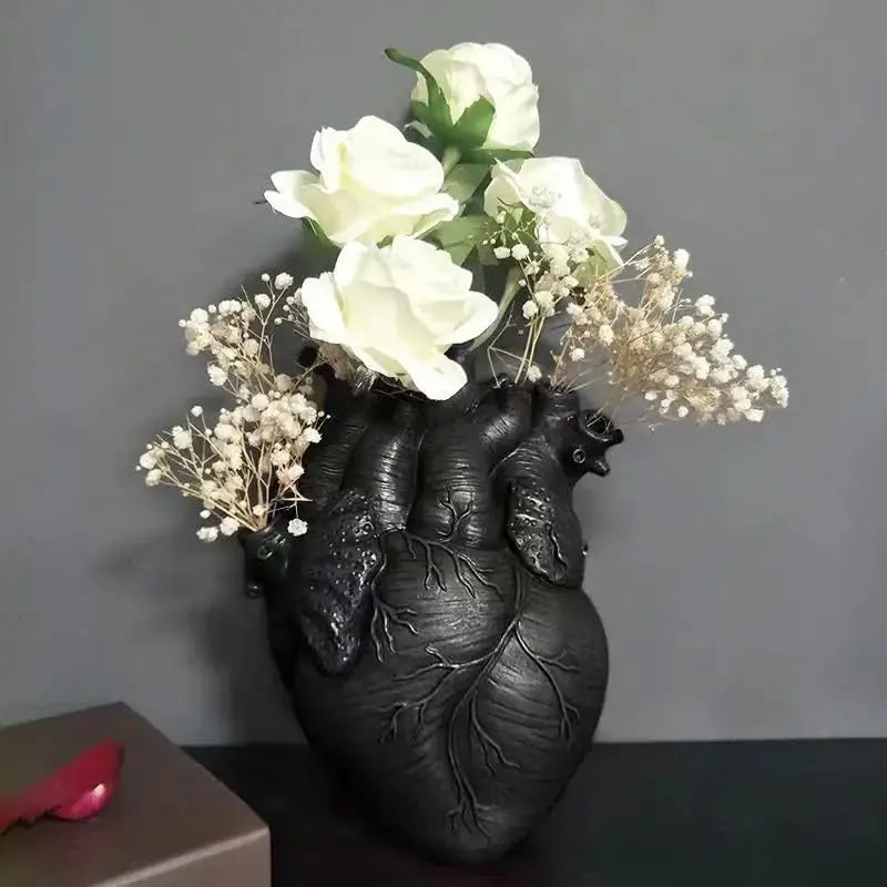 BowLift | Heart-shaped Resin Art Vase – Elegant, creative flower decoration