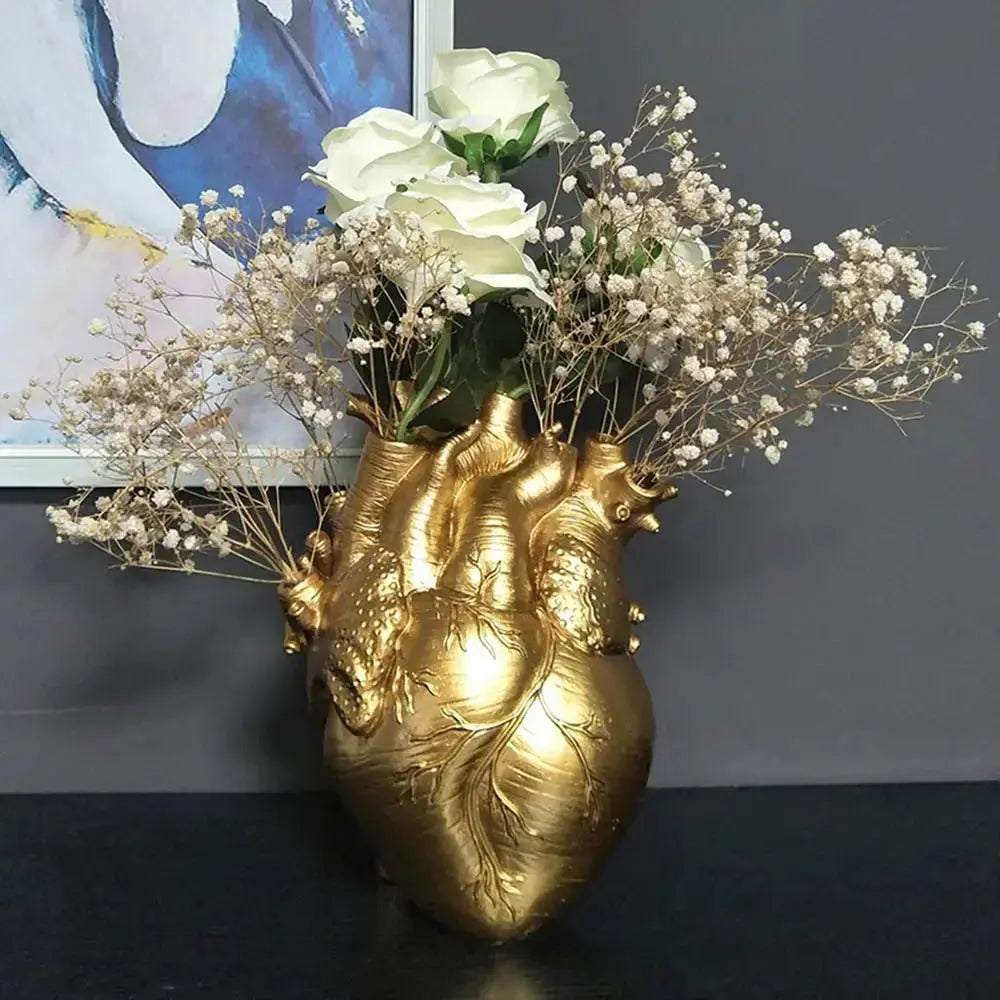 BowLift | Heart-shaped Art Vase – Creative Vessel in Anatomical Design Made of Resin