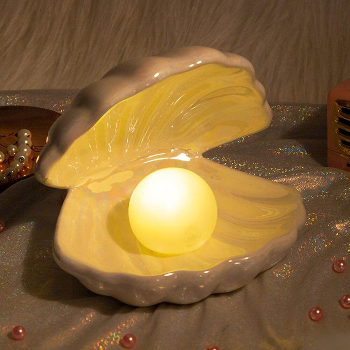 ShellGlow Lamp – Elegant Shell Lighting with Pearl Bowlift