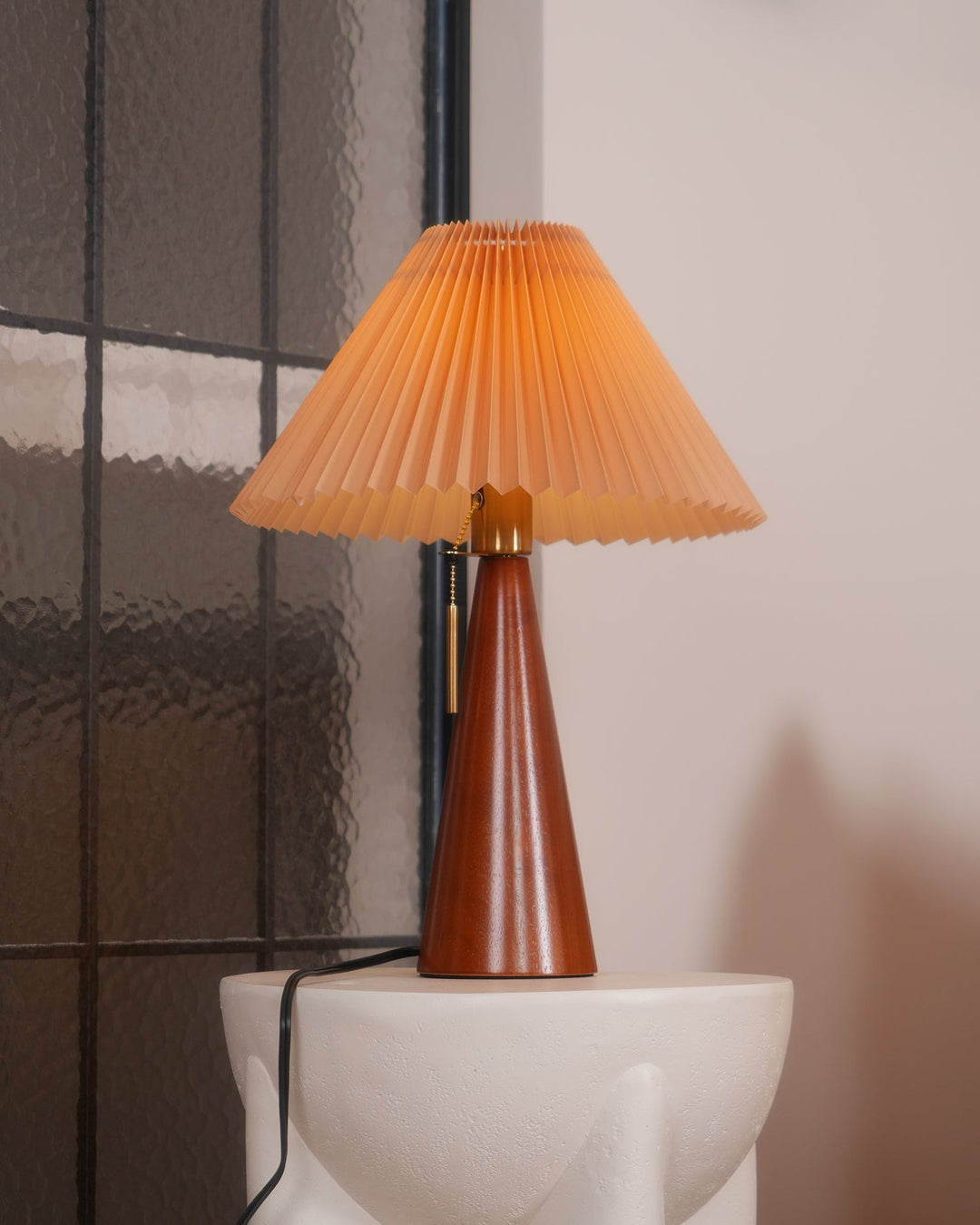 BowLift | AntiqueRadiance – Elegant Wood and Metal Table Lamp