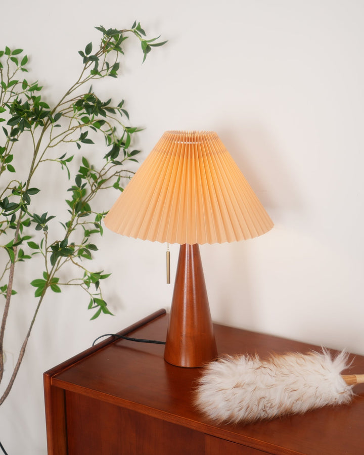 BowLift | AntiqueRadiance – Elegant Wood and Metal Table Lamp