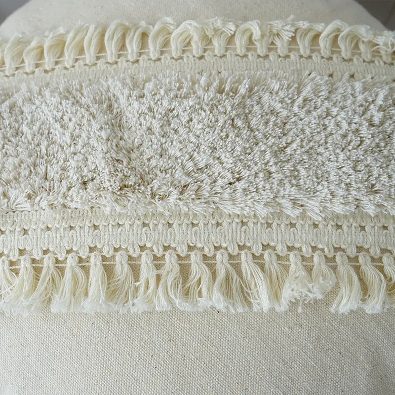 BowLift | Decorative Cushion with Texture Pattern and Fringes