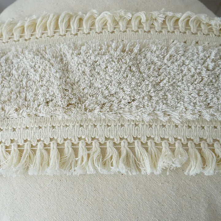 BowLift | Decorative Cushion with Texture Pattern and Fringes