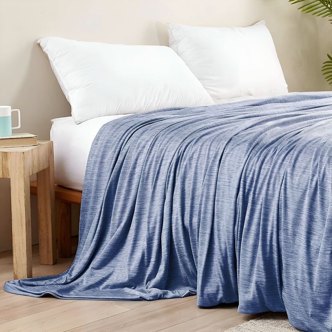 BowLift | PLUMARIA - Ultra-soft cooling blanket