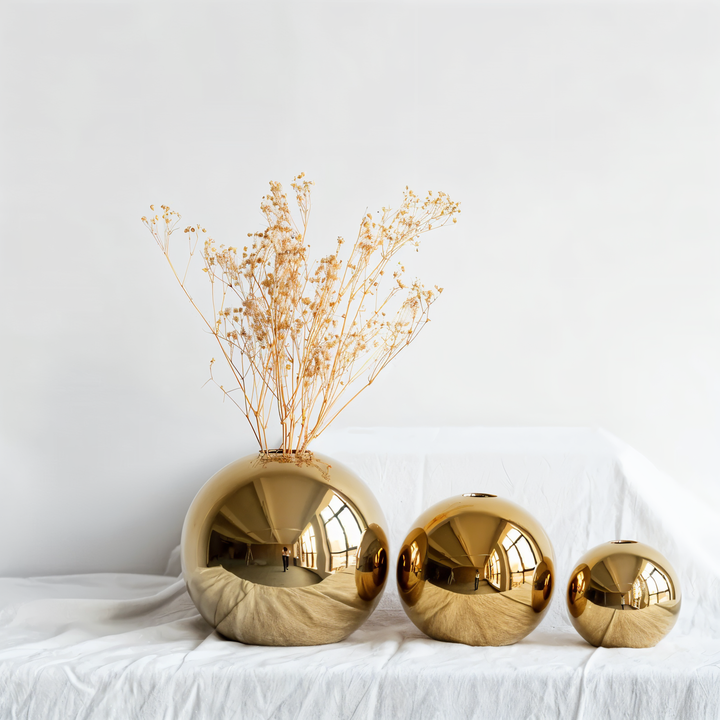 BowLift | Ceramic vase Aurelia Gold | Round shape with gloss finish | Timelessly elegant & versatile | For flowers & decor