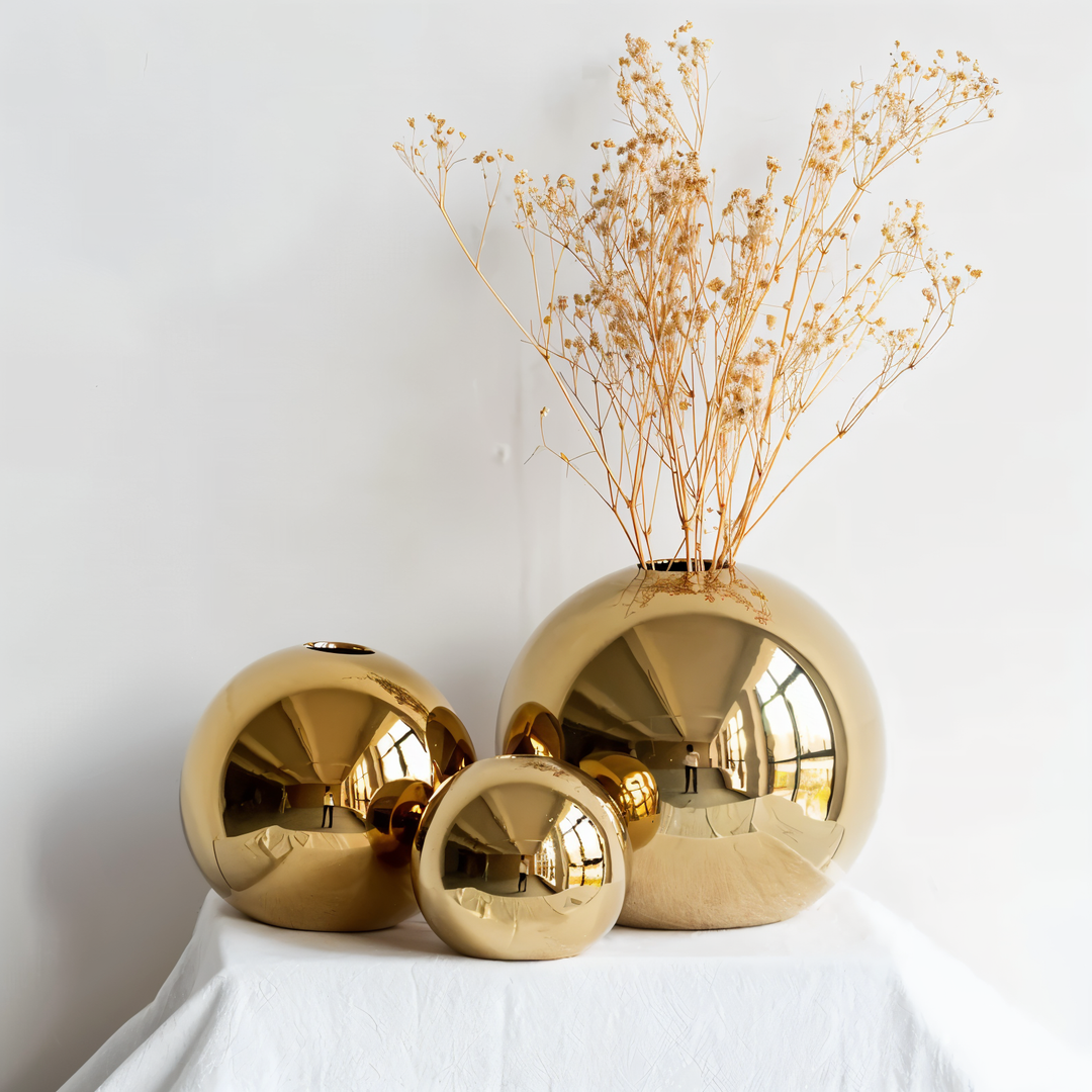 BowLift | Ceramic vase Aurelia Gold | Round shape with gloss finish | Timelessly elegant & versatile | For flowers & decor