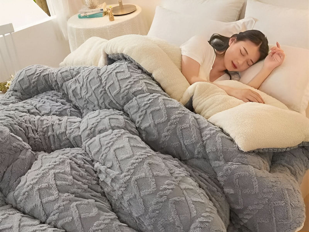 BowLift | SOFTIQUE - VelvetPlush Reversible Duvet Cover