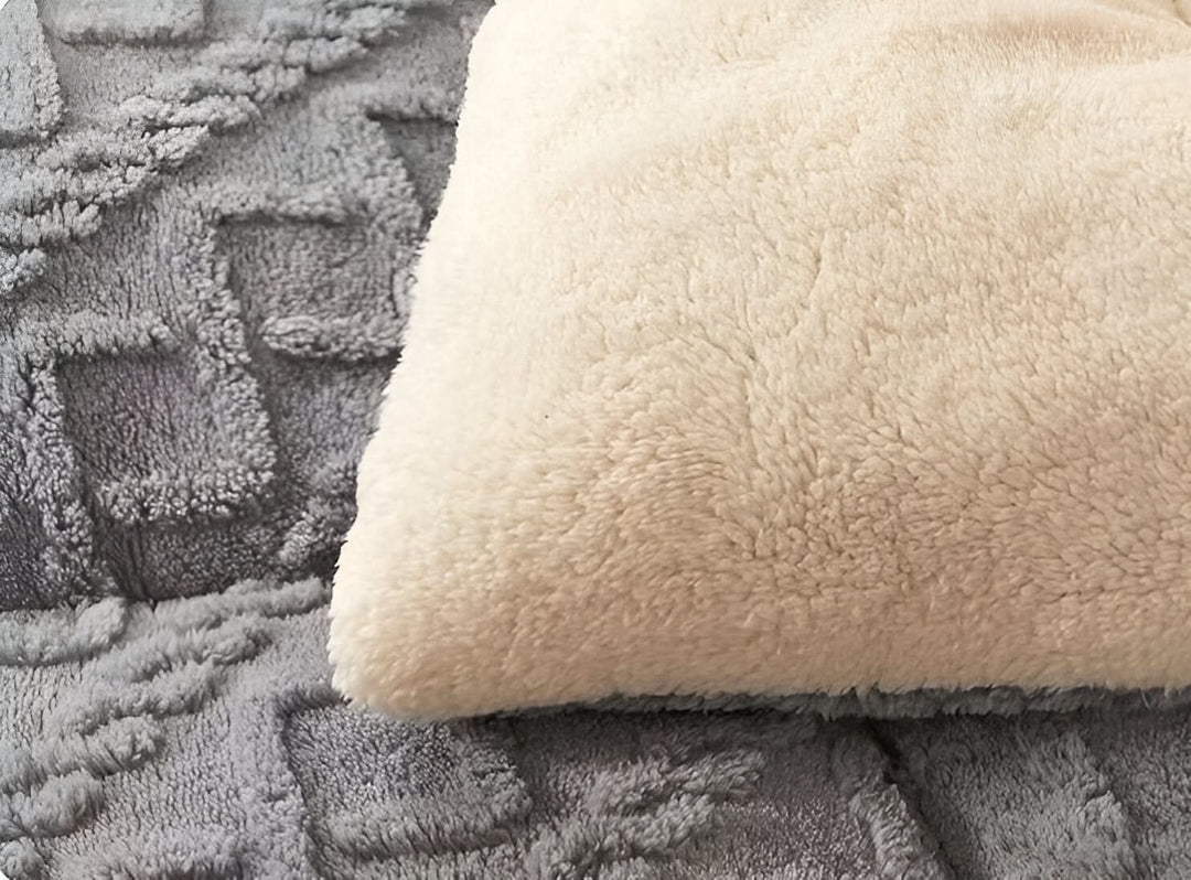 BowLift | SOFTIQUE - VelvetPlush Reversible Duvet Cover