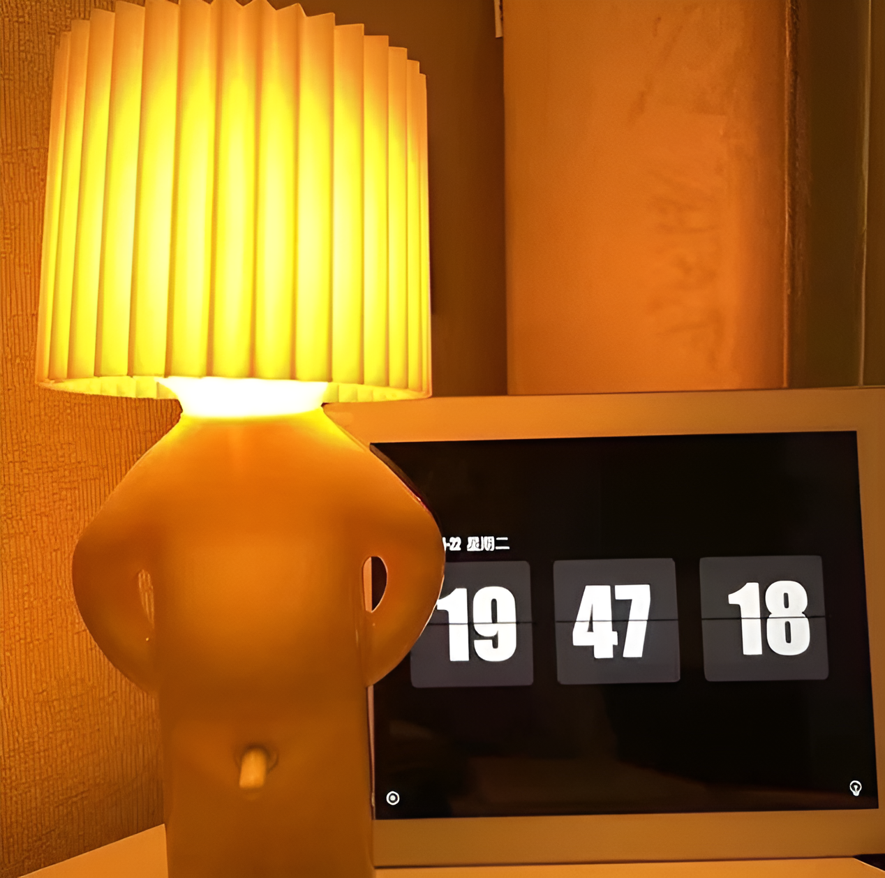 BowLift | Table lamp - Creative little Shy Boy LED lamp