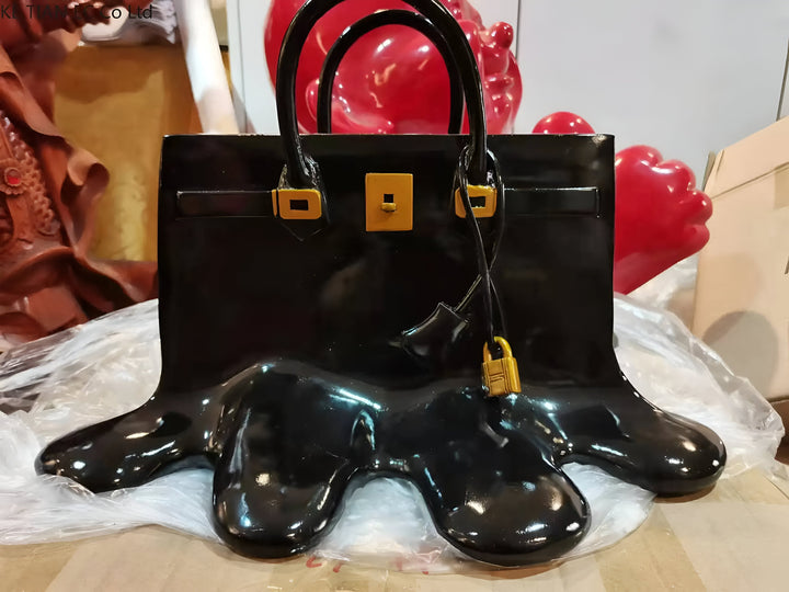 BowLift | Stylish Resin Vase in Handbag Silhouette