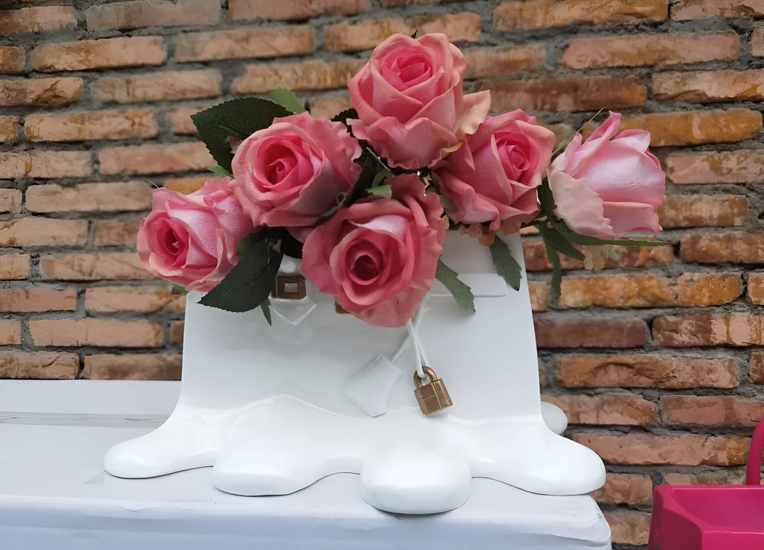 BowLift | Stylish Resin Vase in Handbag Silhouette