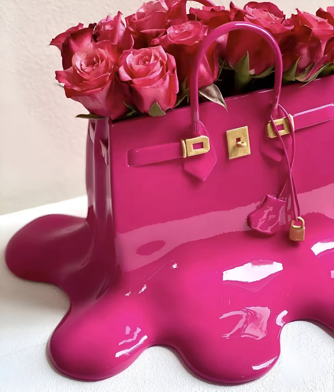 BowLift | Stylish Resin Vase in Handbag Silhouette