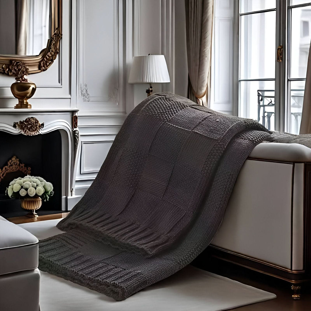 BowLift | MONOSTRIPE – Minimalistic knit blanket