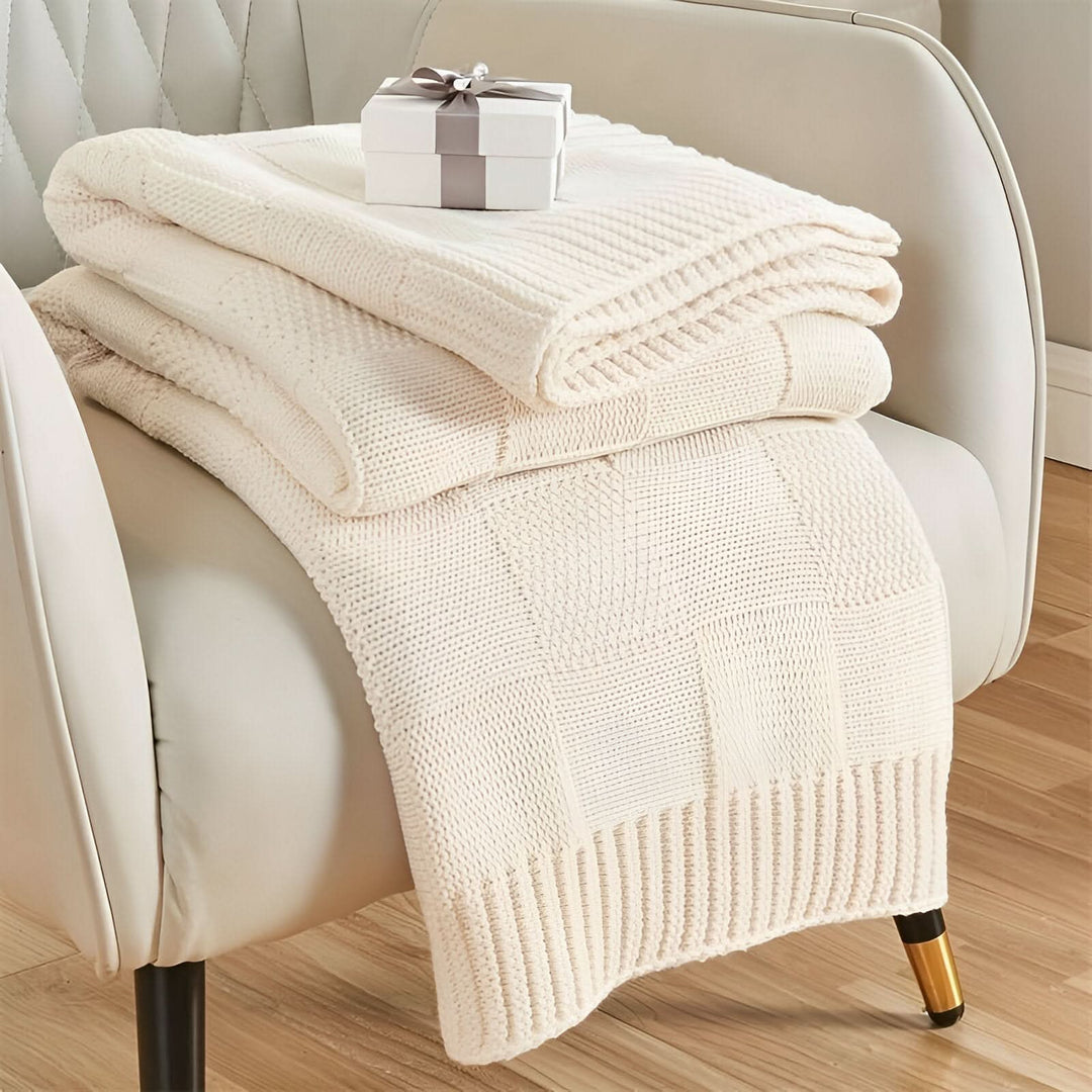 BowLift | MONOSTRIPE – Minimalistic knit blanket