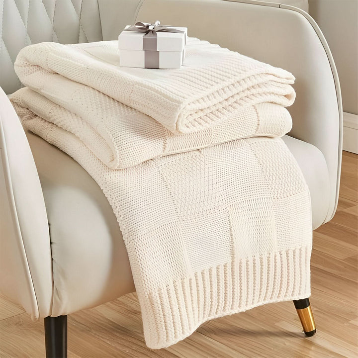 BowLift | MONOSTRIPE – Minimalistic knit blanket