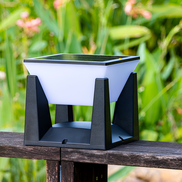 BowLift | Black Square Solar Lamp for the Garden