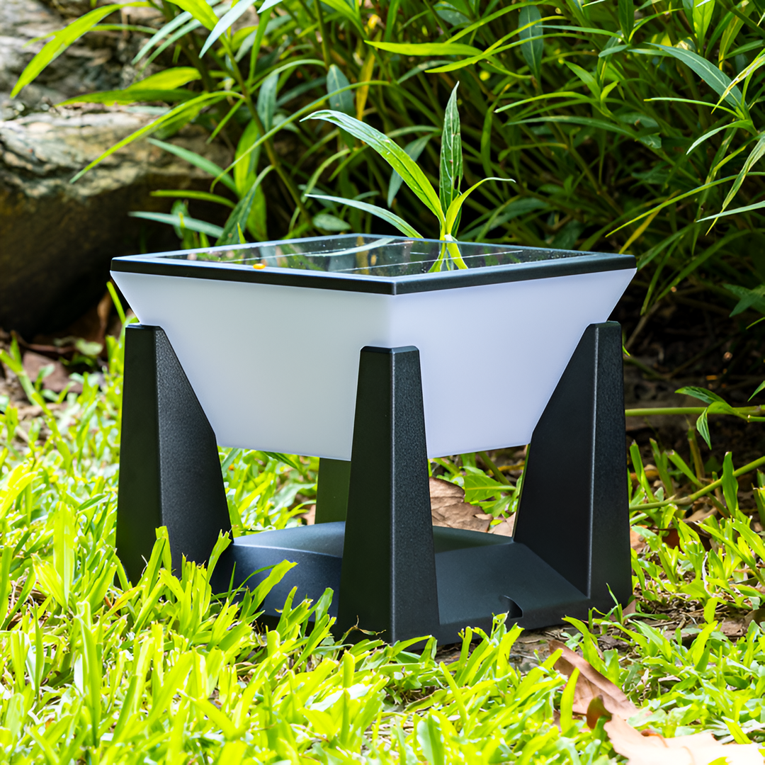 BowLift | Black Square Solar Lamp for the Garden