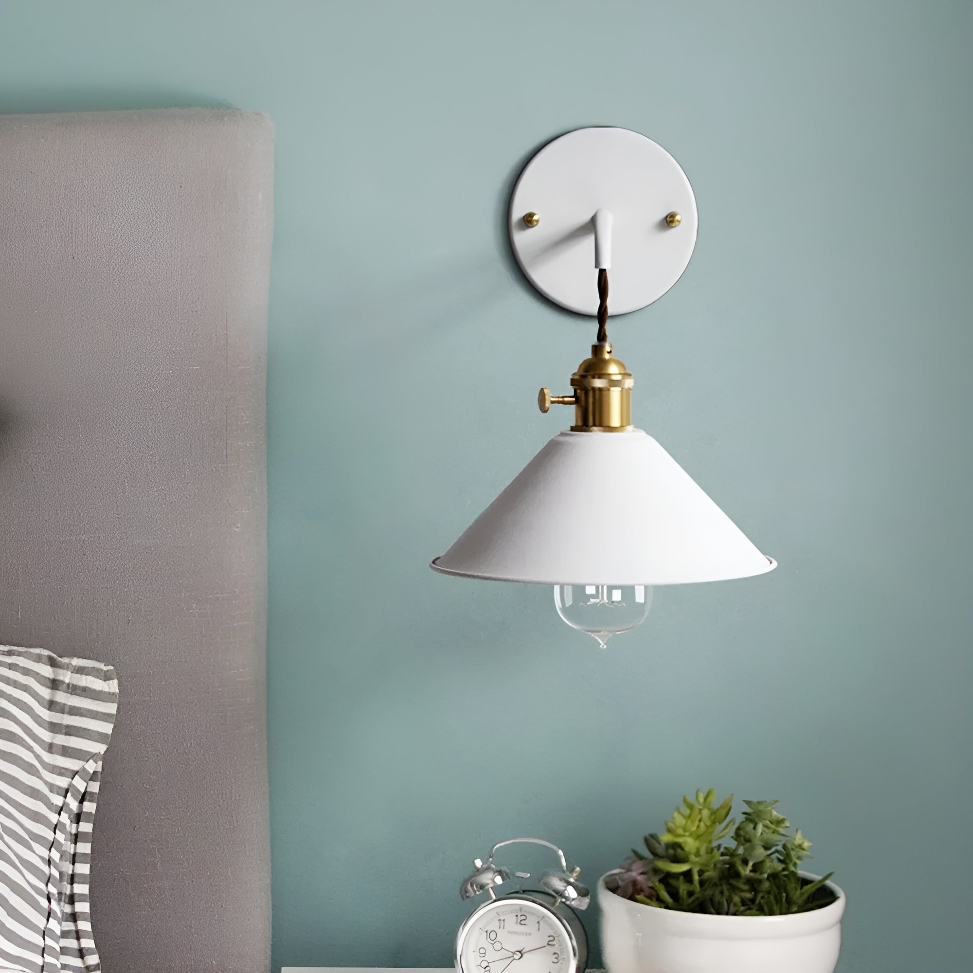 BowLift | Retro Vintage Wall Lamp - Vintage-inspired Cone Metal Wall Lamp
