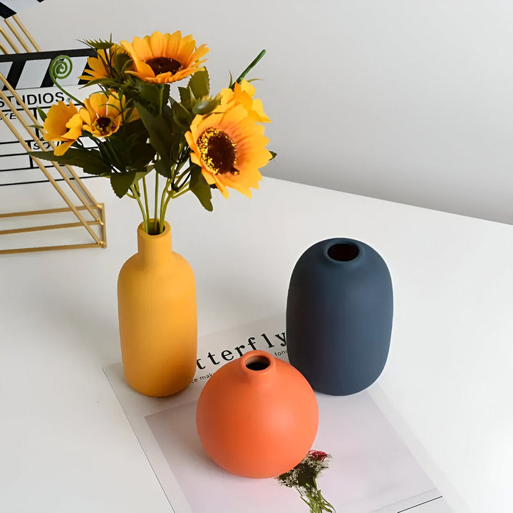 BowLift | Scandinavian Ceramic Vase in Minimalist Style