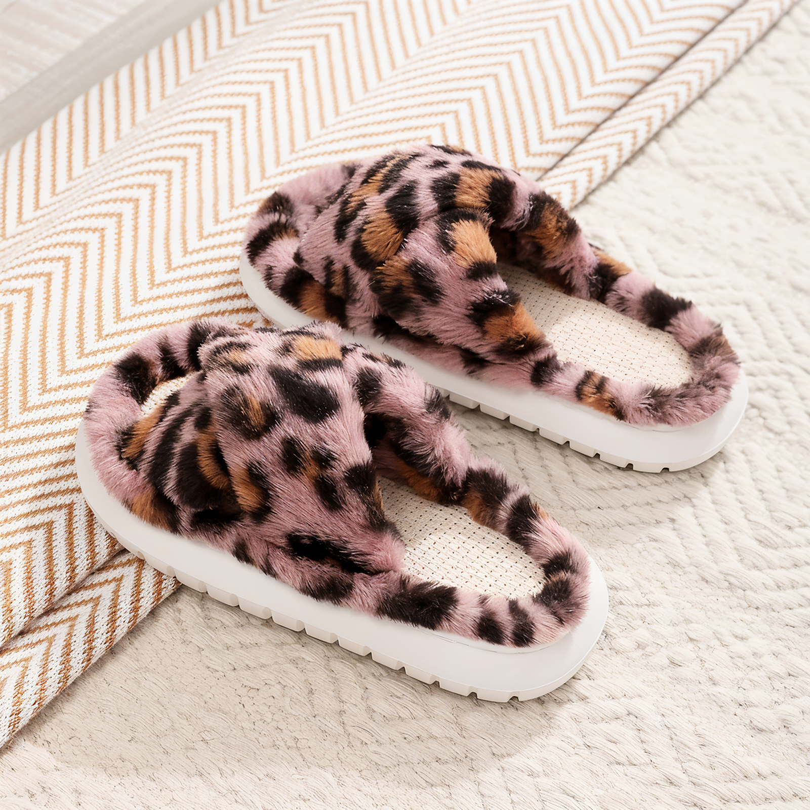 BowLift | Sofie - Plush Lined Slippers with Cross Band