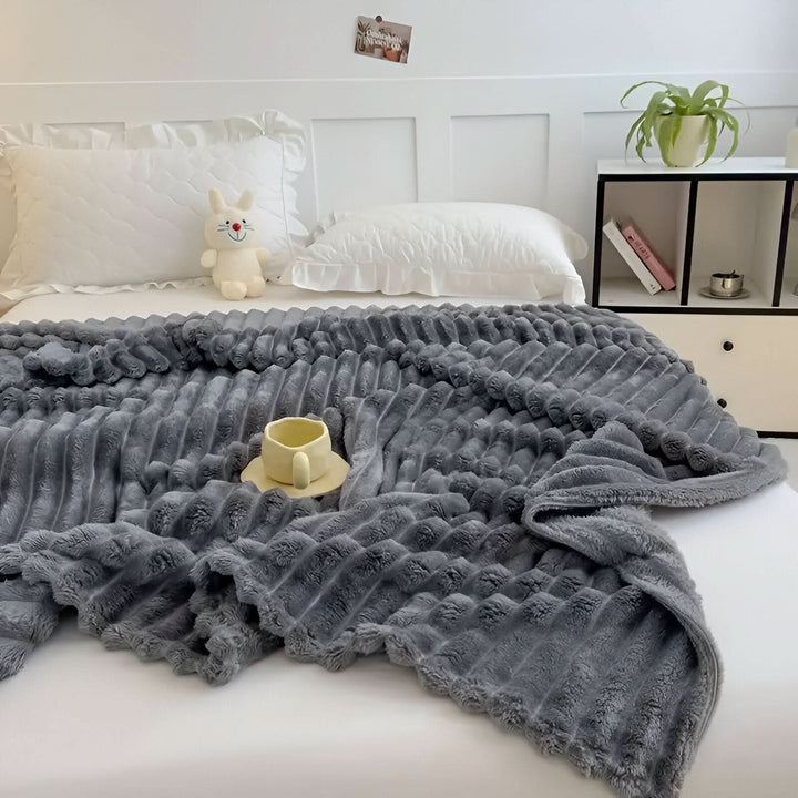 BowLift | STRIPEPLUSH – Soft Striped Fleece Blanket