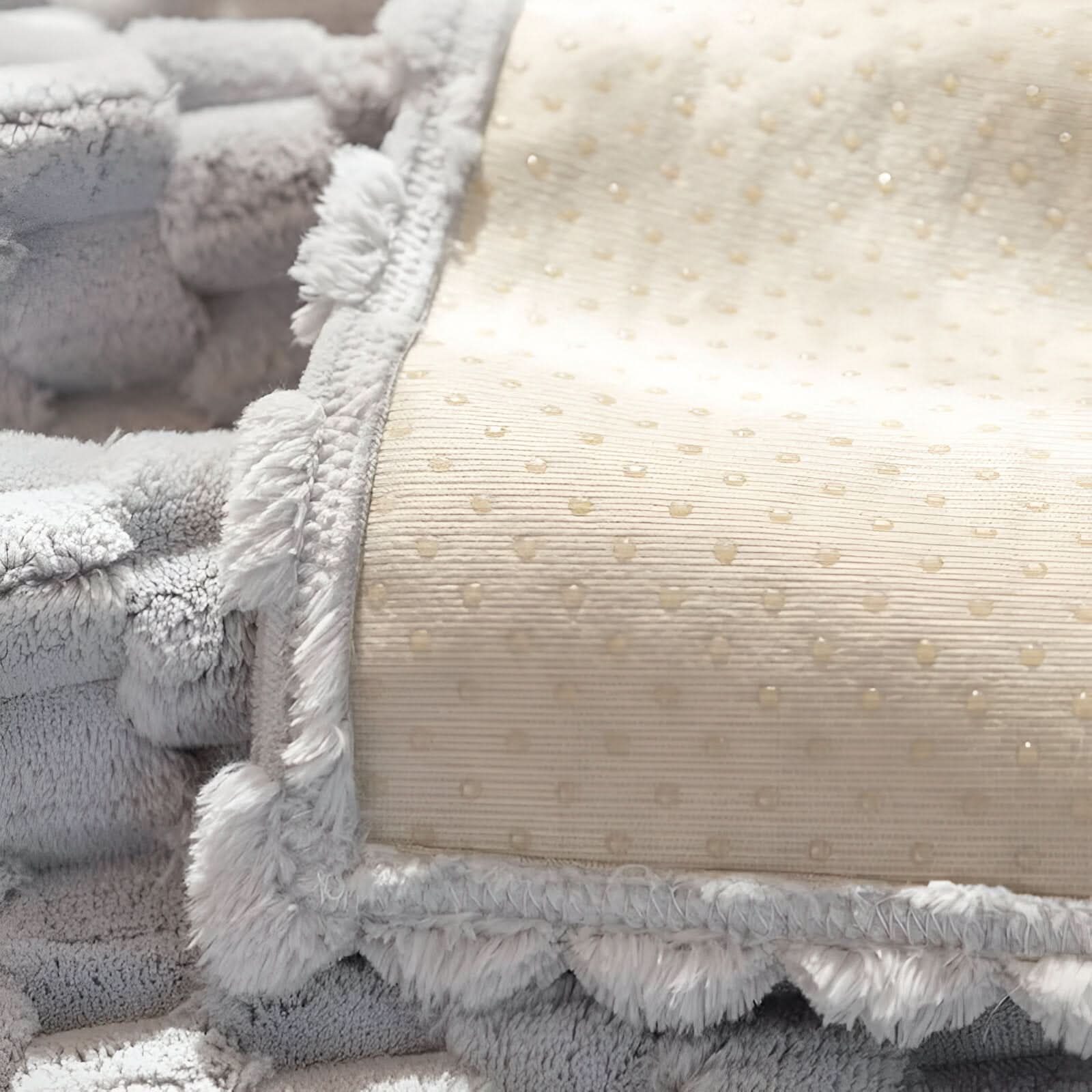 BowLift | Honeycomb Sofa Cover – Non‑Slip Stain‑Resistant Couch Protector