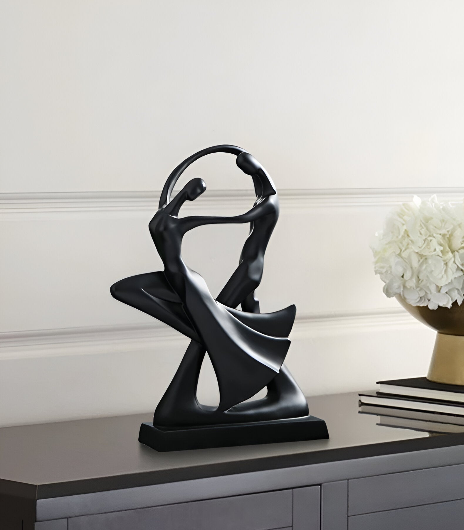 BowLift | SwayDuo | Modern dancing resin sculpture