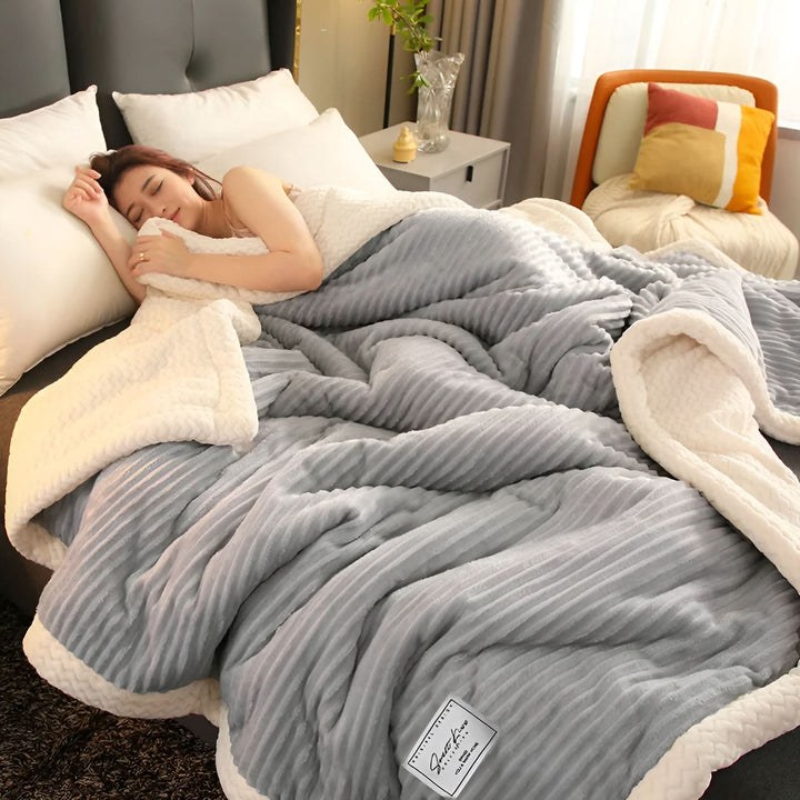 BowLift | DOWNLOFT - Three-layer Soft Blanket